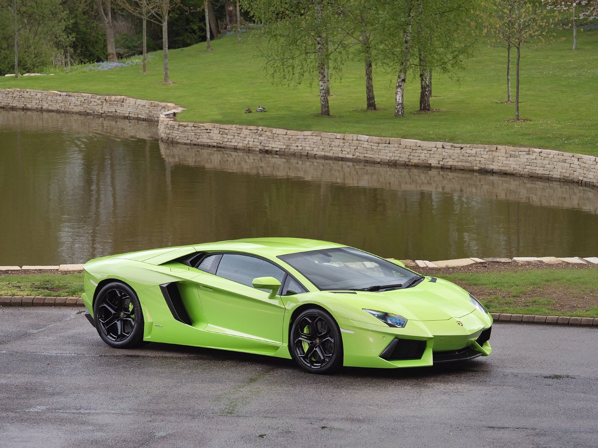 TomHartleyjnr's tweet photo. A 2015 Lamborghini Aventador with only 2,398 miles and 1 owner from new. Finished in the stunning Verde Ithaca and complete with the must have options, this car should fly away at just £224,500! #THJ #OnlyTheBestCars #SummerWheels #vibrant #v12 https://t.co/NN1t3dQvWP
