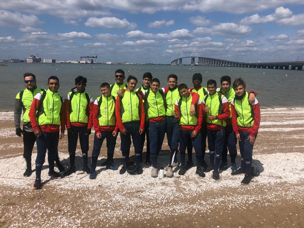 VilleColombes's tweet photo. [CHALLENGE VÉLO] 🚴‍♂️ Dernière étape #Nantes ➡️ #Pornic 81km
🚩Accueil chaleureux de la part des élus de la municipalité de Pornic.
🛏 Repos mérité à Sainte-Marie-Sur-Mer. Nos jeunes sont heureux et fiers de leur épopée sportive pleine de souvenirs inoubliables! 💪
#Colombes https://t.co/XKJFfJncYW