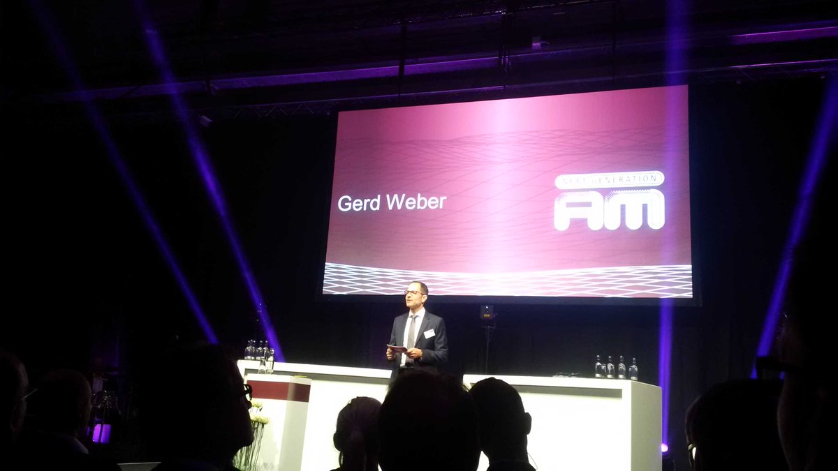 JoSchmidt333's tweet photo. The future of Additive Manufacturing is now! Erfolgreicher Abschluss des #NextGenAM Projekts mit EOS, Daimler, PAG. https://t.co/QA24T6Ii7Y