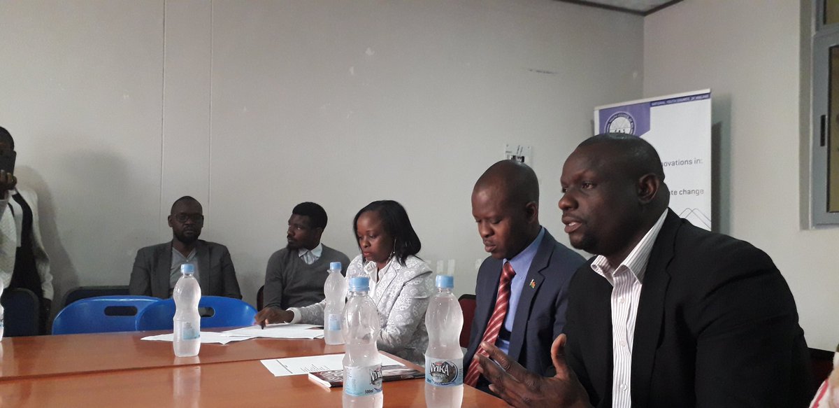 ELivelihoods's tweet photo. Remarks from the Principal Secretary from the Ministry of Labour @MalawiGovt flanked by @NycomMalawi Executive Director and Director of Youth at the Ministry of Youth @MalawiGovt
#youthdevelopment
#interfacemeeting https://t.co/pyX5dhc0Jz
