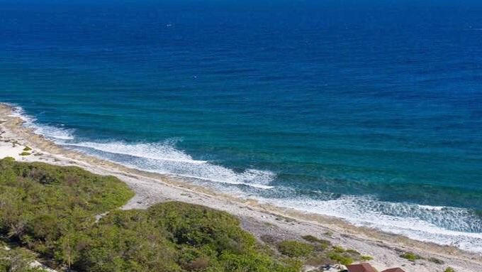 HeatherCarriga5's tweet photo. BRAC OCEAN FRONT LAND
85,000 USD for oceanfront property on Cayman Brac!
MLS ID: 406019
#Tuesday #IslandLife #DivingDestination #Scuba #FreeDiving #WaterSports #CrazyPrice #Caribbean #CaymanBrac #CaymanIslands #CISIR #CaymanRealEstate #CaymanSothebysRealty #SothebysRealtor https://t.co/UDNlsJMhe4