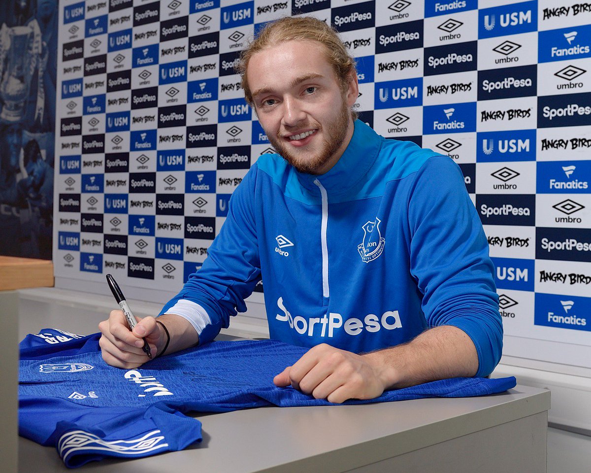 💙 | 89 #EFC appearances, youngest captain in our history, 50 caps for @england Young Lions teams... and he's still only 2️⃣0️⃣!

RT for a chance to win a shirt signed by Tom Davies!