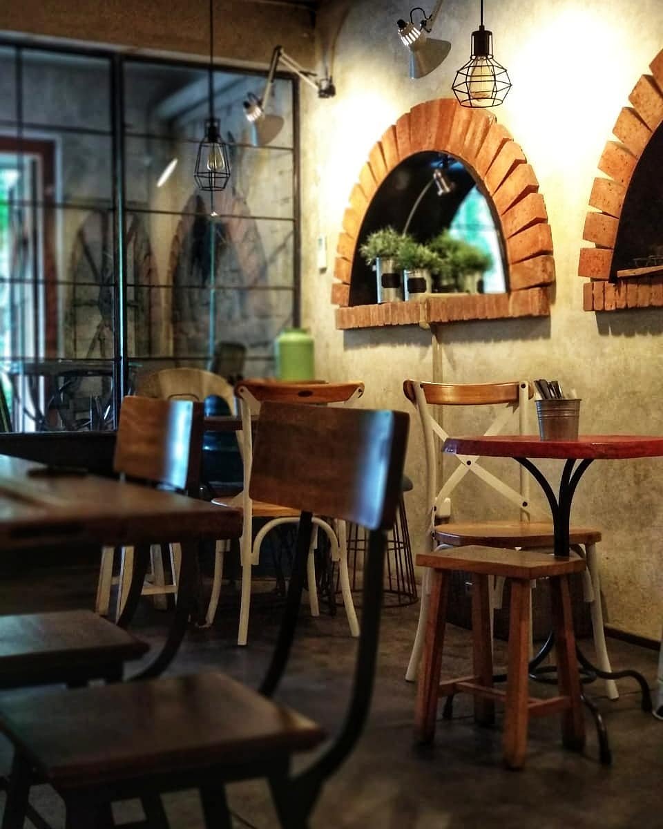 rabbithole_bdg's tweet photo. Do you need a place to celebrate your special moment? Celebrate your special moments with us! You can celebrate a bridal shower, arisan, meeting, birthday party, baby shower, etc. For more information, please contact us 
☎️ 022 204 1866
Rabbit Hole
Jl. Rancabentang 11.a
______ https://t.co/dJGeMGAsn8