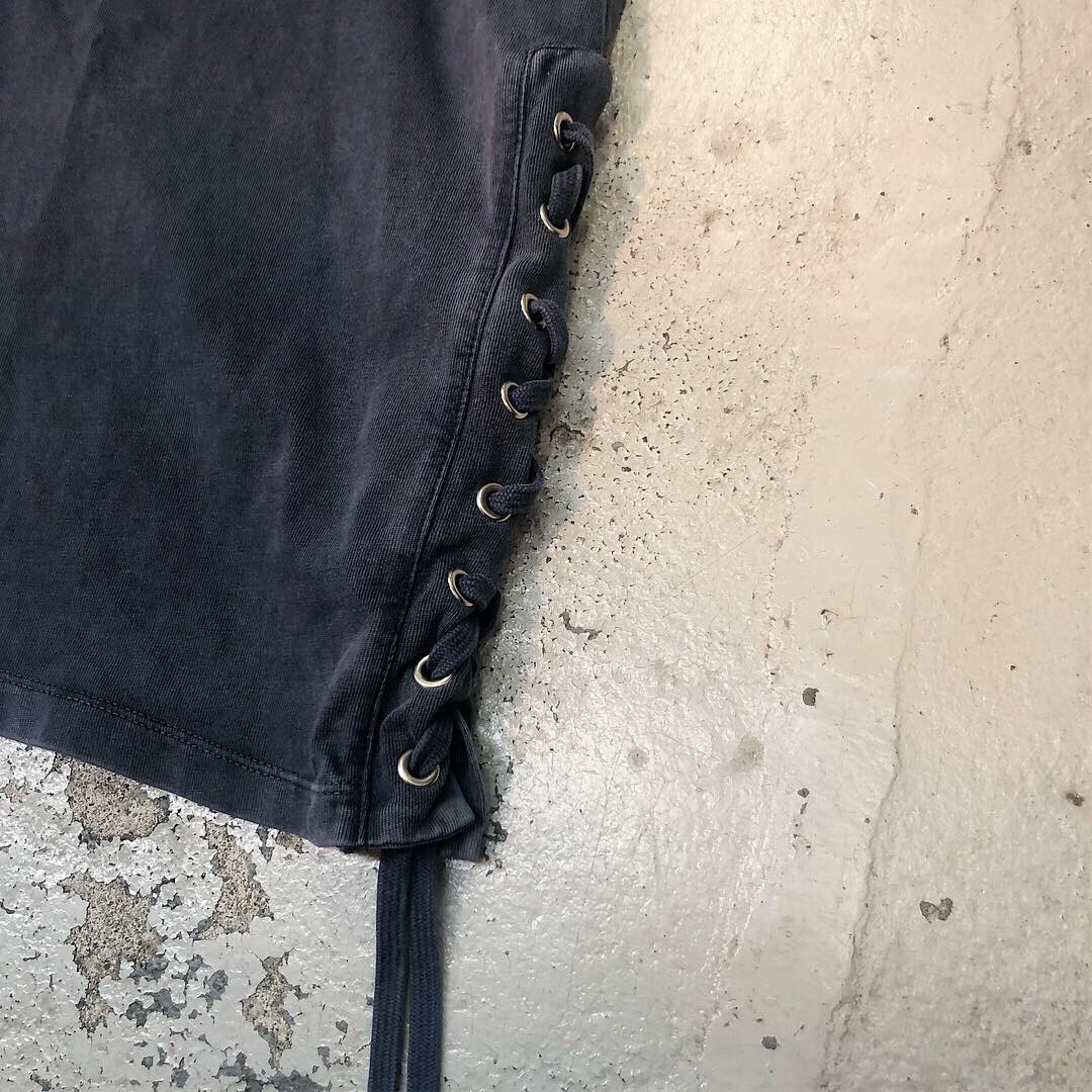 fengsuikyoto's tweet photo. FAITH CONNEXION
.
.
.
フェイス名作のサイドドローコードTシャツのビッグシルエット。
色あせた配色とガシッとしたコットンの質感がグッドです。
.
.
.
#faithconnexion 
#フェイスコネクション
#balmain
#balmainparis 
#amiri
#オーバーサイズ https://t.co/CQokk7NG9P