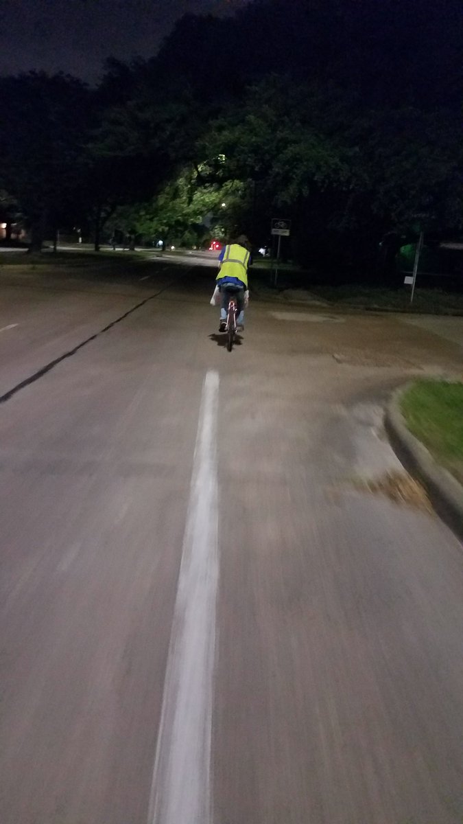 NorthlineLex's tweet photo. I'm not the only one riding a bike at midnight. These are the people that I would like to advocate for. #VisionZero #lindalepark #completecommunities https://t.co/HMMNsjmRXB
