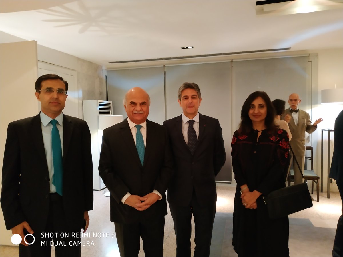 FranceinPak's tweet photo. Thank you to Convener @FaisalJavedKhan and Chairman FBR Mohammed Jehanzeb Khan for your interaction with Sen @AllizardPascal  and his delegation. Fruitful exchanges with journalists on #French contribution in #Pakistan and on CPEC @pid_gov  @FBRSpokesperson https://t.co/KVTcZOZYxQ