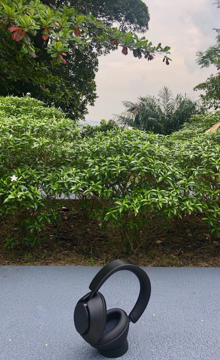 JayeshVeralkar's tweet photo. Finally got my hands on this beauty. #DolbyDimension ๐ง
16hrs๐. The lifemix feature with active noise cancellation is on point ๐ฅ. Love the virtualization and head tracking feature though to be wisely used. Super comfortable.
Spot the ๐ฆ in the background. @Dolby https://t.co/7xvENgiyaG
