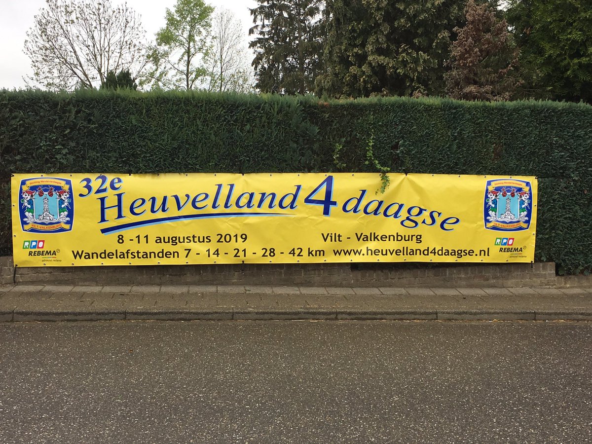 OVER PRECIES 100 DAGEN...
start de 32e Heuvelland4daagse. 
Van 8 t/m 11 augustus zullen ca. 7.000 wandelaars genieten van al het moois dat Berg &amp; Terblijt te bieden heeft. 
7 ,14,21,28,42 Km.
Als je inschrijft vóór 15 juni krijg je ook nog € 4,- korting. heuvelland4daagse.nl
