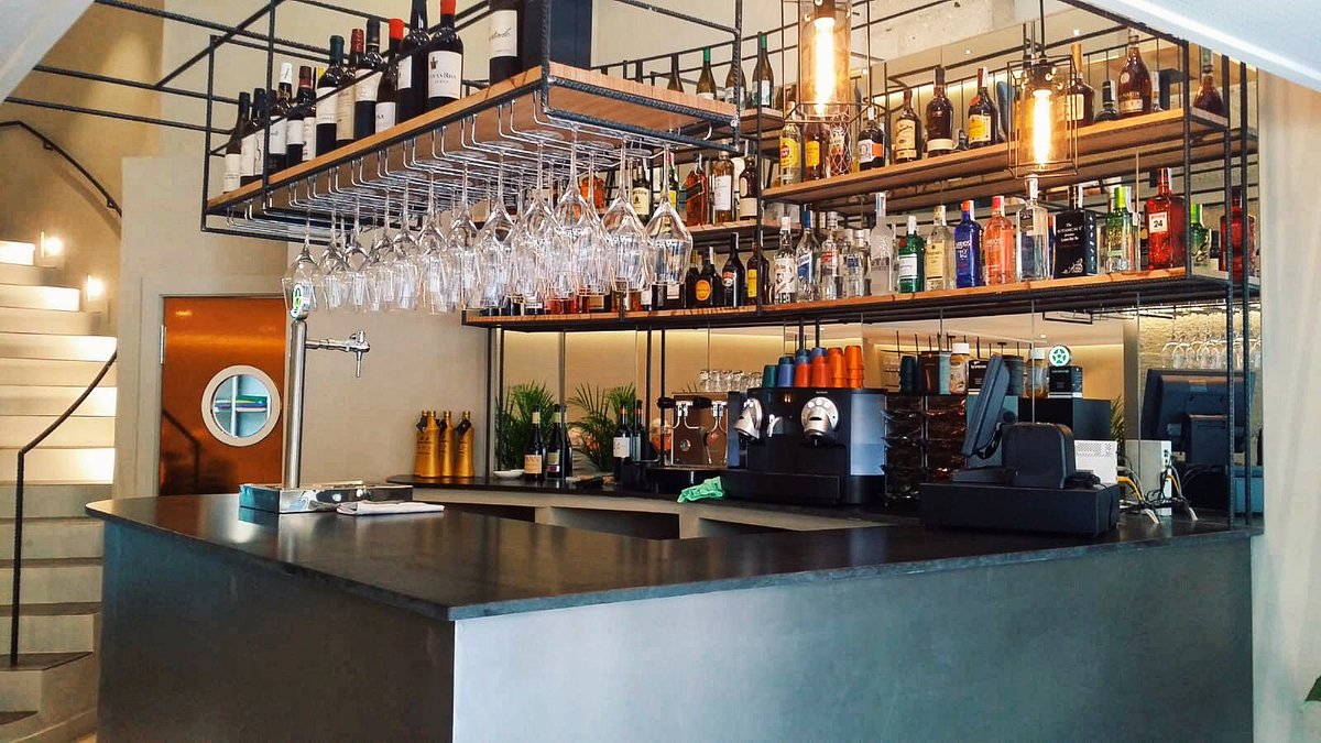frihostel's tweet photo. ¡Frihostel te anima sentirte como un rey en el nuevo restaurante Almamater!

Restaurante Almamater : Del prestigioso joven cocinero murciano murciano Juan Guillamón Carrasco, de 30 años,  cocinero del embajador británico en España

¿Te lo vas a perder?! https://t.co/nPCLEZdRqT