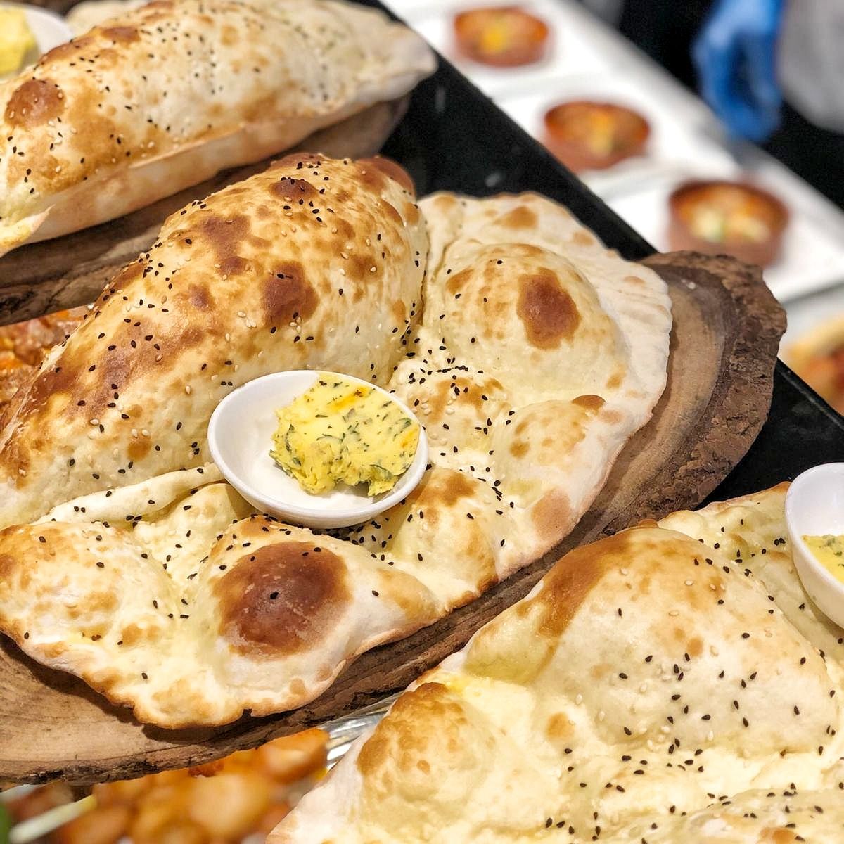 Everyday is for carbs! 💪🏻
 
Traditional Turkish flat breads 😏 Freshly prepared everyday and oven baked. Served with garlic butter 😋