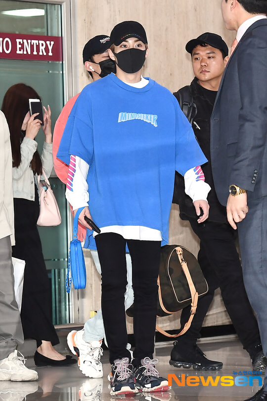 EXOGlobal's tweet photo. NEWSPIC 📸 | 190430 #XIUMIN @ GMP Airport

#BBMAsTopSocial EXO @weareoneEXO https://t.co/N4yeNPVUze