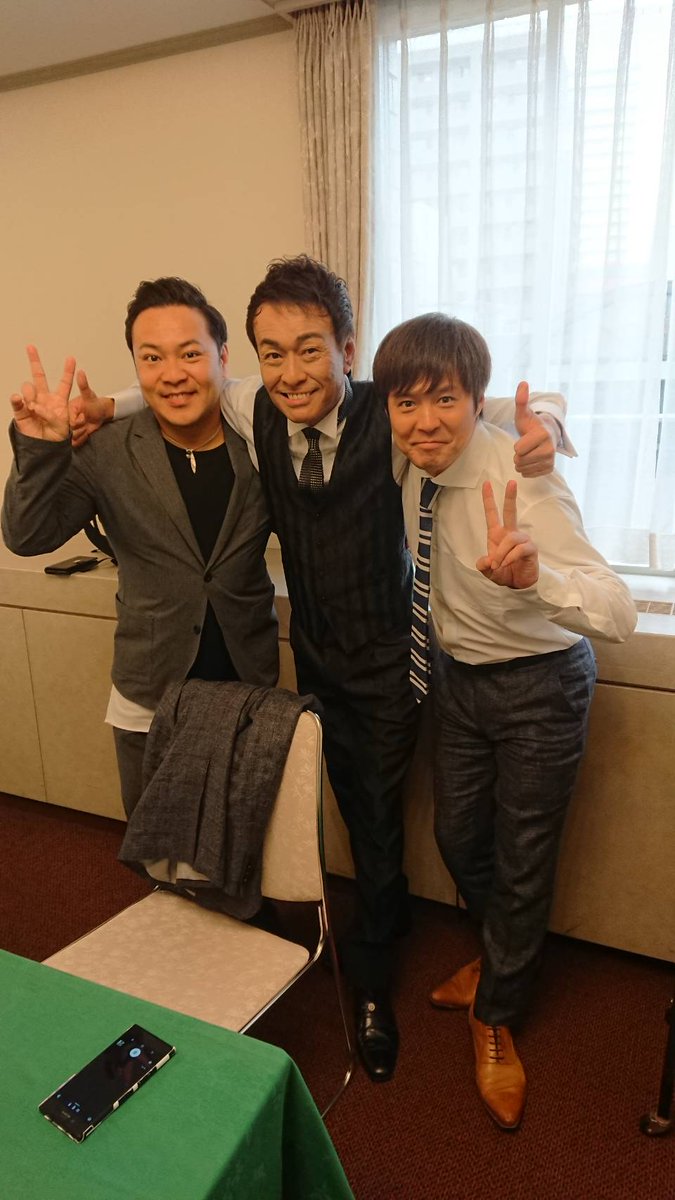 テンダラー白川 Na Tviteru 仲良くさせて頂いてる 歌手 瀬戸つよし さんの新曲パーティーにちょとだけ顔出して来ました Gwにも関わらず たくさんのお客さん でも Ngkより年齢層高い会場あるねんや テンダラー白川 Na Tviteru 仲良くさせて頂いてる 歌手 瀬戸つよし さんの新曲パーティーにちょとだけ顔出して来ました Gwにも関わらず たくさんのお客さん でも Ngkより年齢層高い会場あるねんや