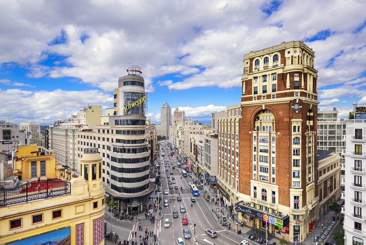 SitiosdeEspana's tweet photo. 🏙 Qué ver y hacer en Madrid: https://t.co/7ZXcxzrb3q 🏛 33 ideas para que disfrutes al máximo de tu visita a la capital de España. https://t.co/Isd7dcpqiu