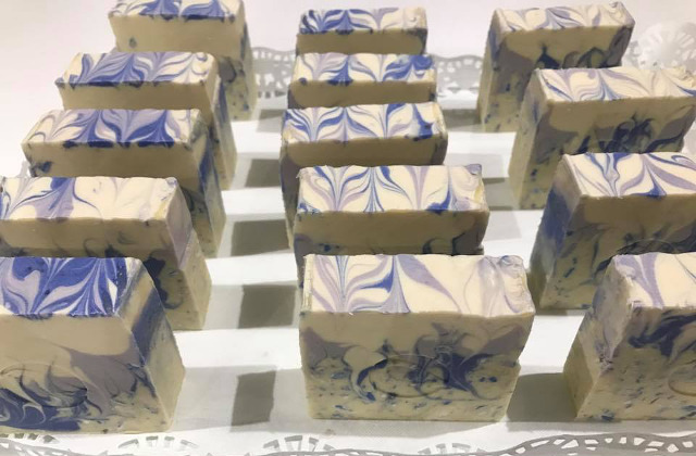 somosferbai's tweet photo. En Ferbai apoyamos pequeños productores que se esfuerzan para ser sostenibles. Mira lo que hace el laboratorio de cosmética natural Shieko en este sentido. https://t.co/LtIpg8LFei https://t.co/F2o13BfKMl