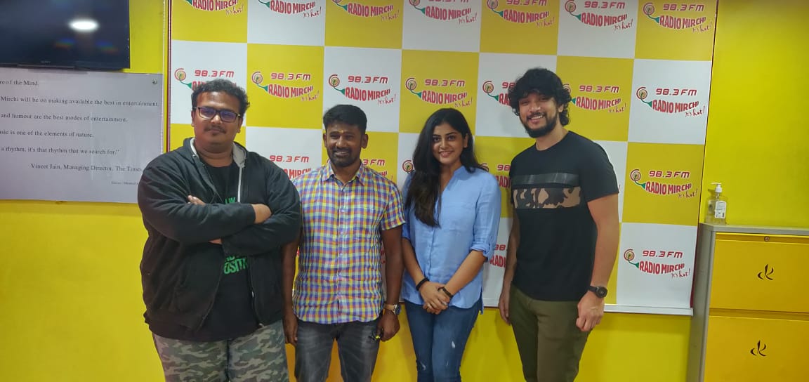 RIAZtheboss's tweet photo. Team #Devarattam At #RadioMirchi Office For The Promotions!!!

#GauthamKarthik #ManjimaMohan
#DevarattamFromTomorrow
 #DevarattamFromMay1 #devarattamtrailer

@Gautham_Karthik
@mohan_manjima
@dir_muthaiya
@sooriofficial
@kegvraja
@StudioGreen2
@thinkmusicindia
@nivaskprasanna https://t.co/HJTSrB8e9m