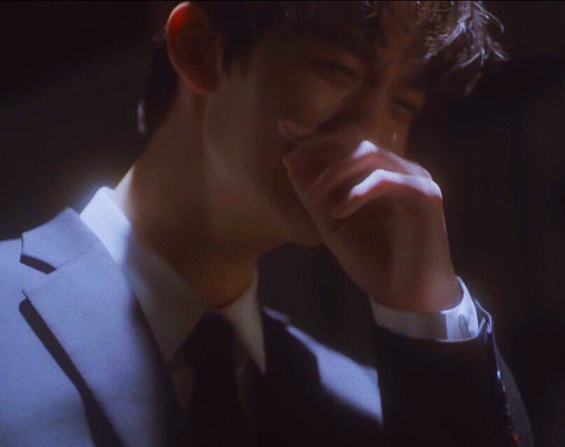 bjyedit's tweet photo. #끝을받아들이기가어려워 #배진영 #BAEJINYOUNG https://t.co/mTrsDktPvR