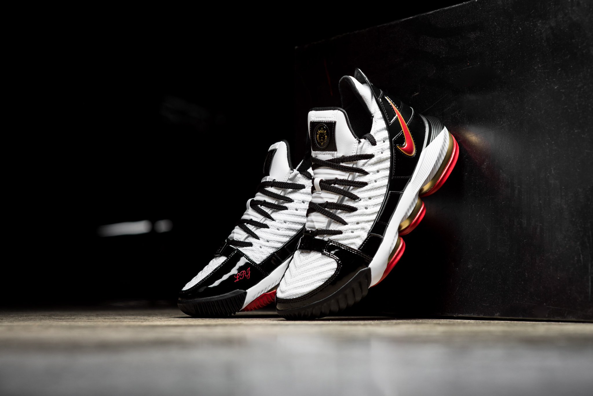 Lebron 16 remix on feet Clearance