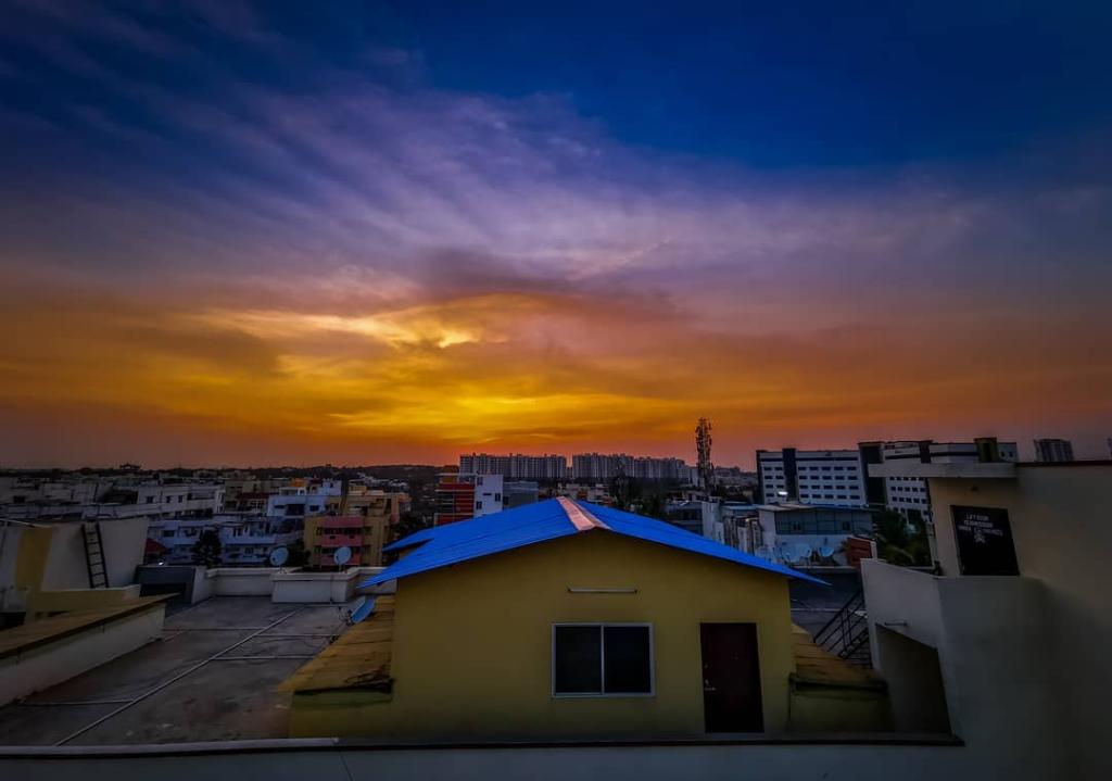 TripAdvisorInd's tweet photo. This week's #TripMaximizer is Devrishi Das. Some quiet moments during sunset over the bustle of Bengaluru ⛅️

Want to get featured? Here’s how: https://t.co/pVjOERHosZ

📸 by @ dev_rishi_das on IG https://t.co/ANR75haXsD