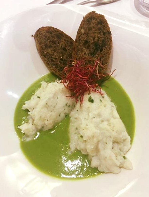 Le3volte's tweet photo. Baccalà mantecato su passata di pisellini di stagione e crostini ai cinque cereali

#cucina #food #foodlovers #cucinaitaliana #ristorantitorremaggiore #dovemangiare #puglia #daunia #foodporn #pesce #foodblogger #cucinamoderna #cucinare #pugliafoodporn #pugliafood @Le3volte https://t.co/IvHXjYFJlB