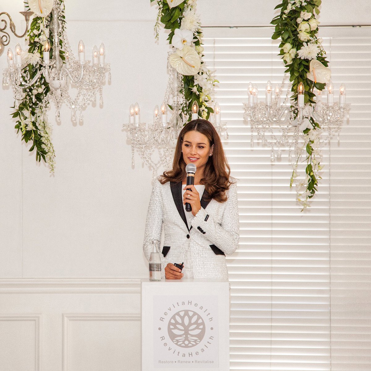 valdevieestate's tweet photo. The @RevitaHealthSA Women Summit on 20 July is all about getting practical.

Dr Ledivia Strauss and Dr @RoleneStrauss will be sharing 5 ways to transform into a healthier and more confident person. 

Reserve your ticket for a health conscious winter: https://t.co/PTji9UbtXY https://t.co/bQxN3wiVDD