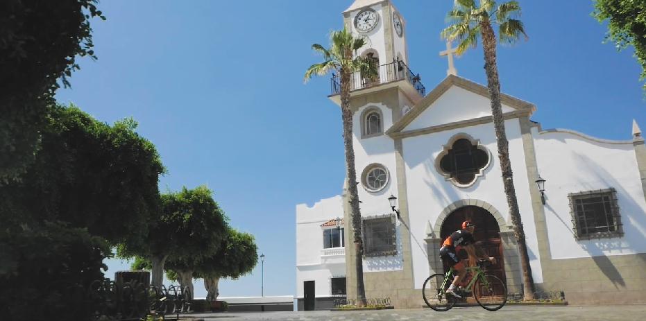 visitguia_isora's tweet photo. Practica tu deporte favorito #ciclismo 🚴‍rodeado de las mejores vistas y conoce #GuiadeIsora, #BIC, #Chío , #active365 , #alojamientorural 🇬🇧 #Cycling and visiting the best places of #GuíadeIsora. #CulturalInterest, ⛪#History, #Tenerifesouth 🚵‍ https://t.co/O19ShuA1ON