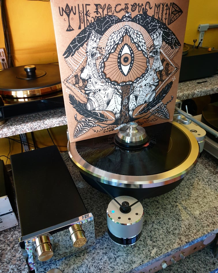 It's Psychedelic Baby Magazine (@psychedelicmag) on Twitter photo The Spacious Mind – “The No. 4 Or 5 Gravy Band” (Essence Music, 2019). Mysterious, shamanistic and spellbinding with scent of cinnamon. Jamming and hypnotic drenched in fuzz glory. A dream-come-true. #vinyloftheday <a href="/essence_music/">Essence Music</a> The Spacious Mind – “The No. 4 Or 5 Gravy Band” (Essence Music, 2019). Mysterious, shamanistic and spellbinding with scent of cinnamon. Jamming and hypnotic drenched in fuzz glory. A dream-come-true. #vinyloftheday <a href="/essence_music/">Essence Music</a>