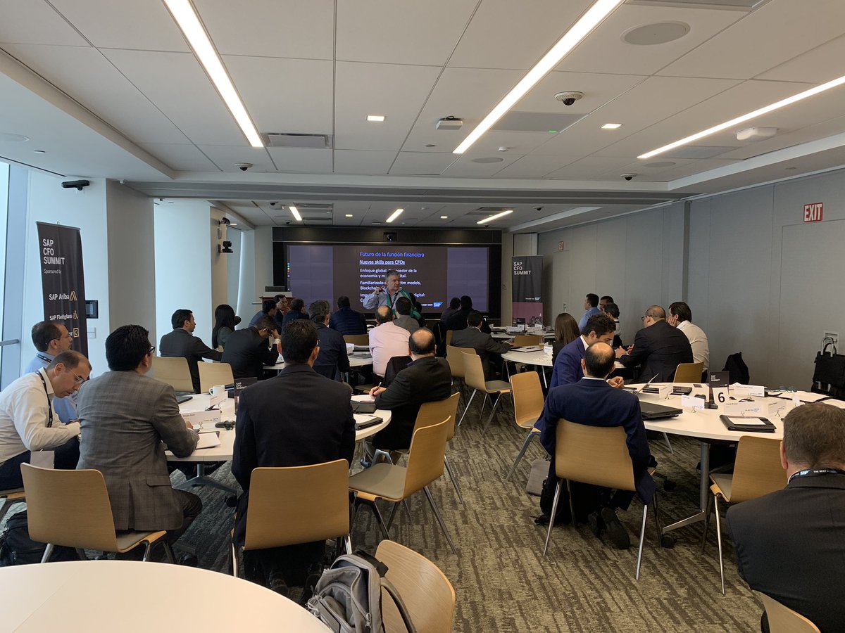 freyes_ve's tweet photo. CFO news skills, Disruptive or Incremental innovation? CFO Summit Hudson Yards #sap #saplacnews #CFO https://t.co/kDtmt0HeuV