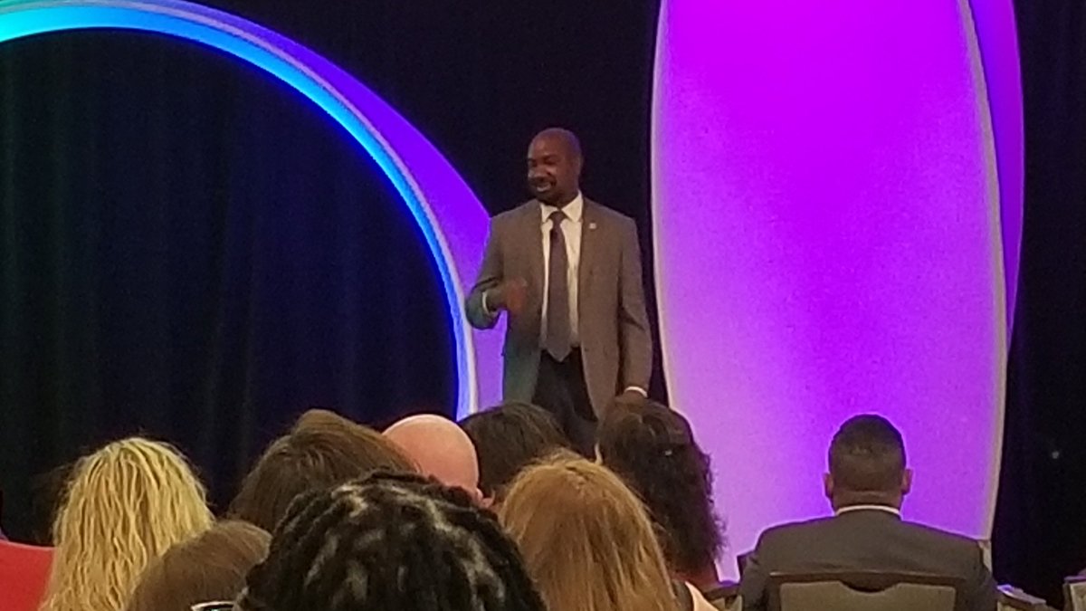 Snehalstocks's tweet photo. Morning Keynote @nate_bowling sharing that we need to do these 3 things:
Leverage your PRIVILEGE
Think and act SYSTEMICALLY
Have a sense of URGENCY
at the National Summit for Educational Equity #NSEE19 #NAPESTEM #CareerTechEd #STEM #Diversity @NAPEquity @IMSTEMEquity https://t.co/IRaOIFUEl4