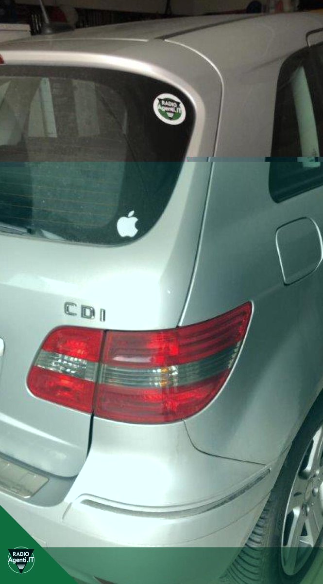 Vuoi ricevere anche tu gli adesivi di #RadioAgenti?
Invia un Whatsapp al numero 3296725562 con scritto ADESIVI! Te li spediamo gratuitamente a casa tua 😉