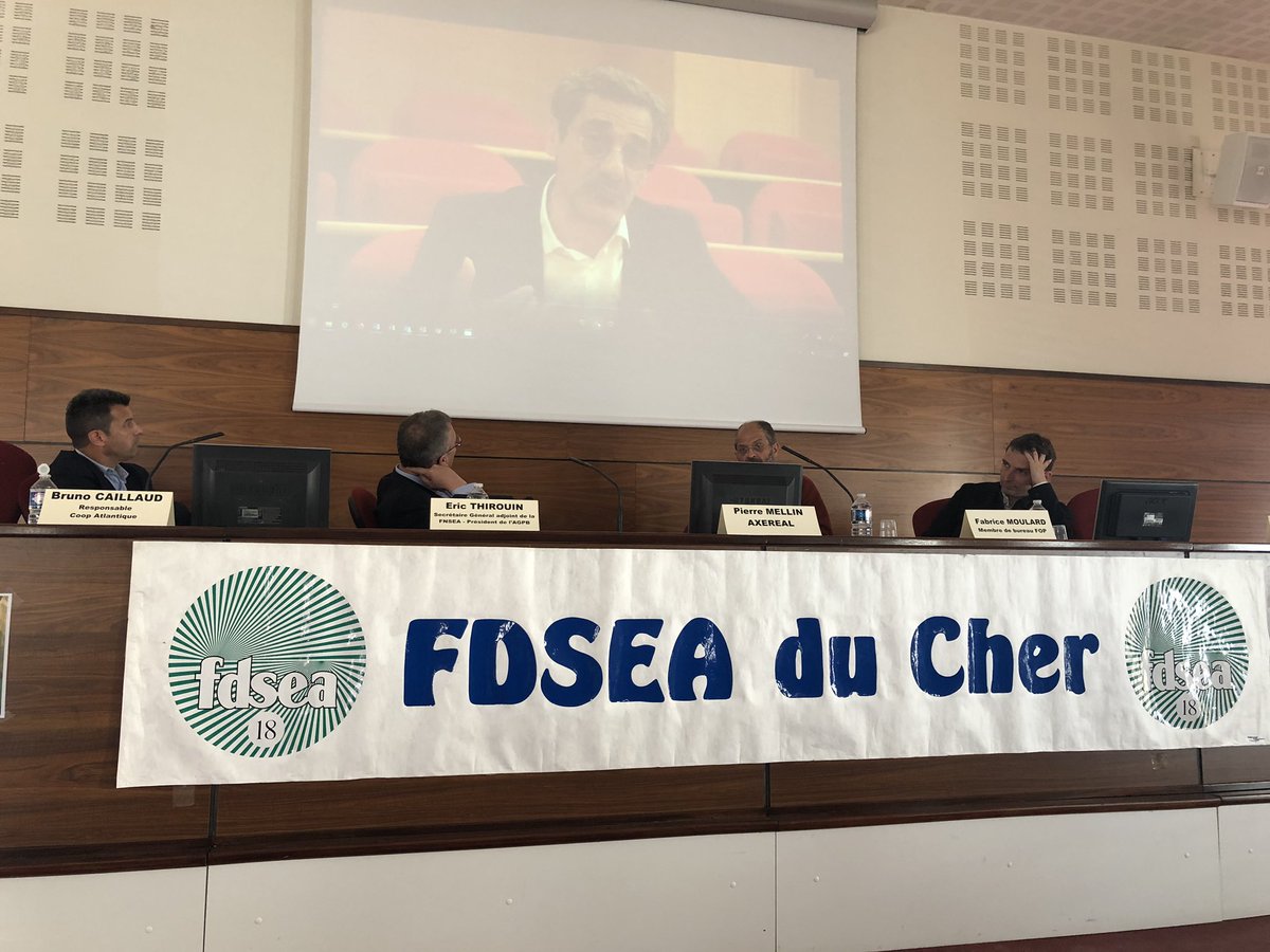 Delahaye_Europe's tweet photo. Cet après-midi présente à l’assemblée générale de la #fdsea18 à saint-Doulchard dans le #Cher https://t.co/Fm6ur803VN