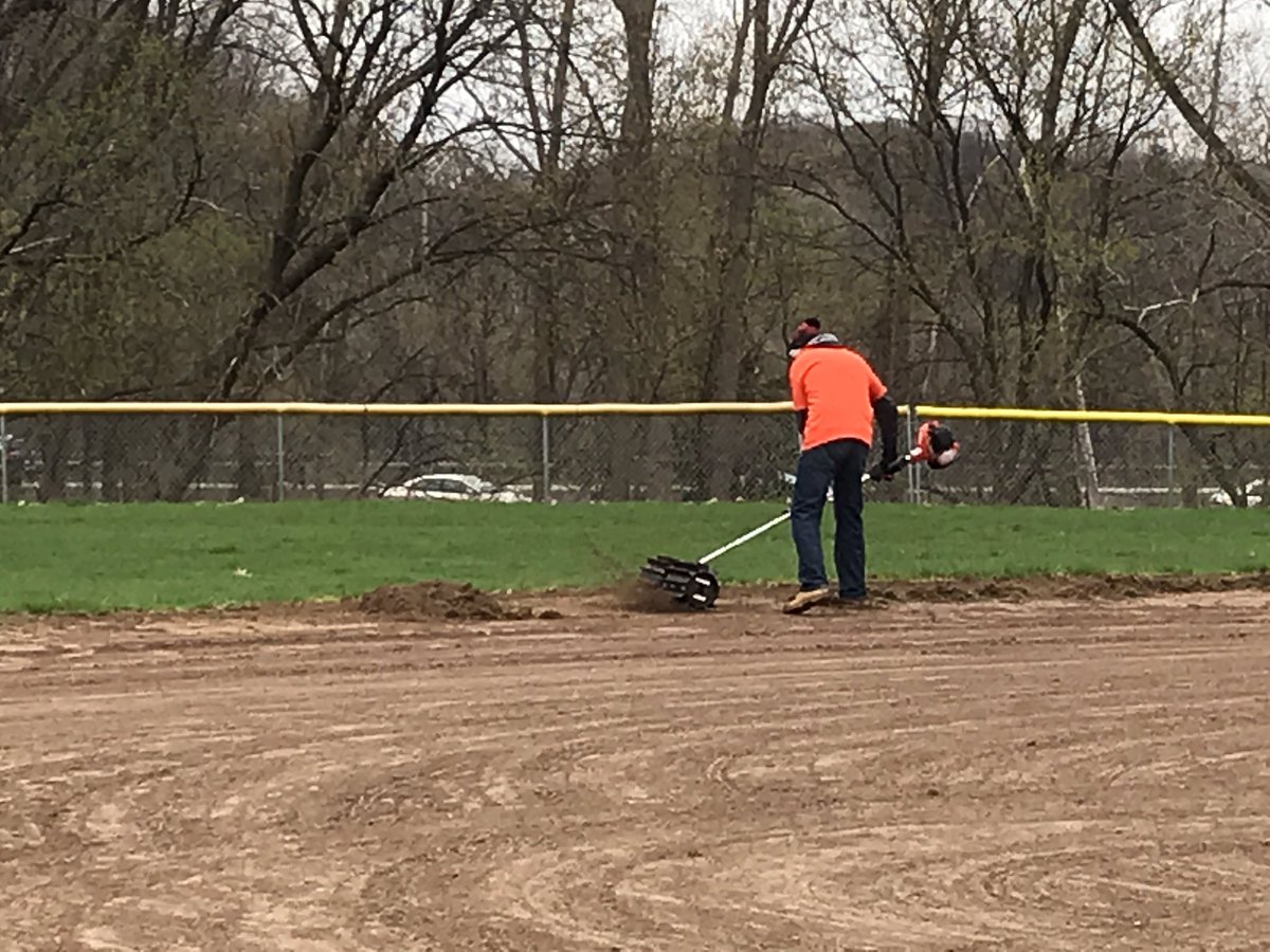 PickinSplinters's tweet image. At Tryon Park for the @HSSportsBeat as @RocRedWings and the City of Rochester combine for #ProjectRefresh