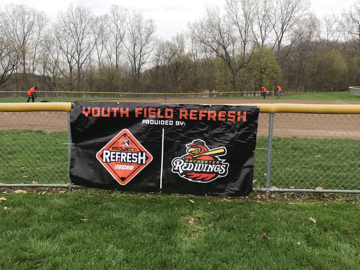 PickinSplinters's tweet image. At Tryon Park for the @HSSportsBeat as @RocRedWings and the City of Rochester combine for #ProjectRefresh