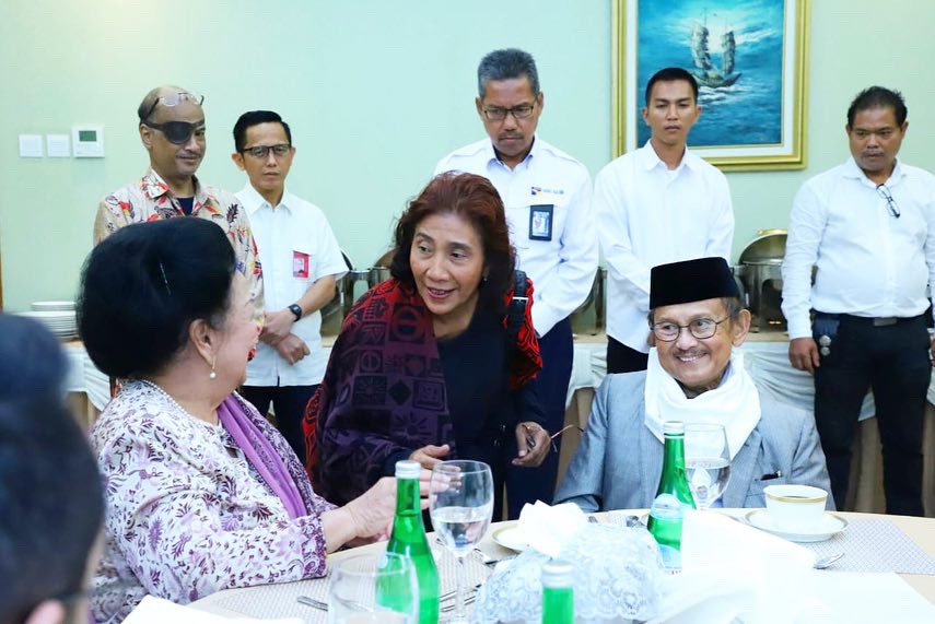 Susi Pudjiastuti tweet media