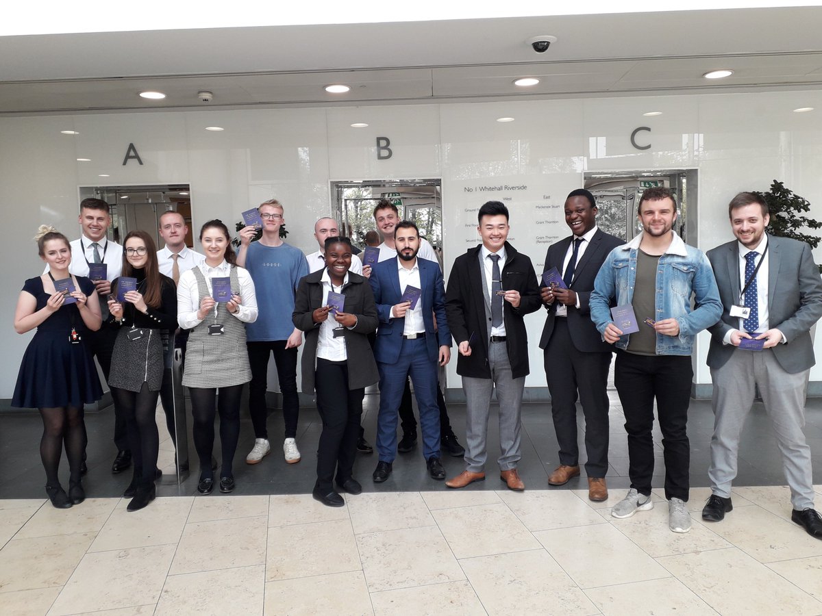 Big thanks to <a href="/TheWorkPerk/">Theworkperk</a> &amp; <a href="/CadburyUK/">Cadbury UK</a> for our afternoon perk! Cadbury #DarkMilk is the perfect balance between bitter n sweet with a melt in the mouth creamy texture! We're in chocolate heaven! #theworkperk