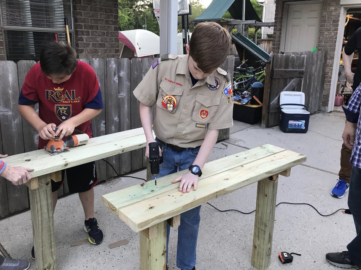 STEAMLabESE's tweet image. ESE was recently gifted a beautiful  outdoor classroom by a former student who designed this for his Eagle Scout project! Thank you Tate for all of your hard work, @HomeDepot for the supplies and to all the volunteers who came out to make this product come together! #eseSOAR