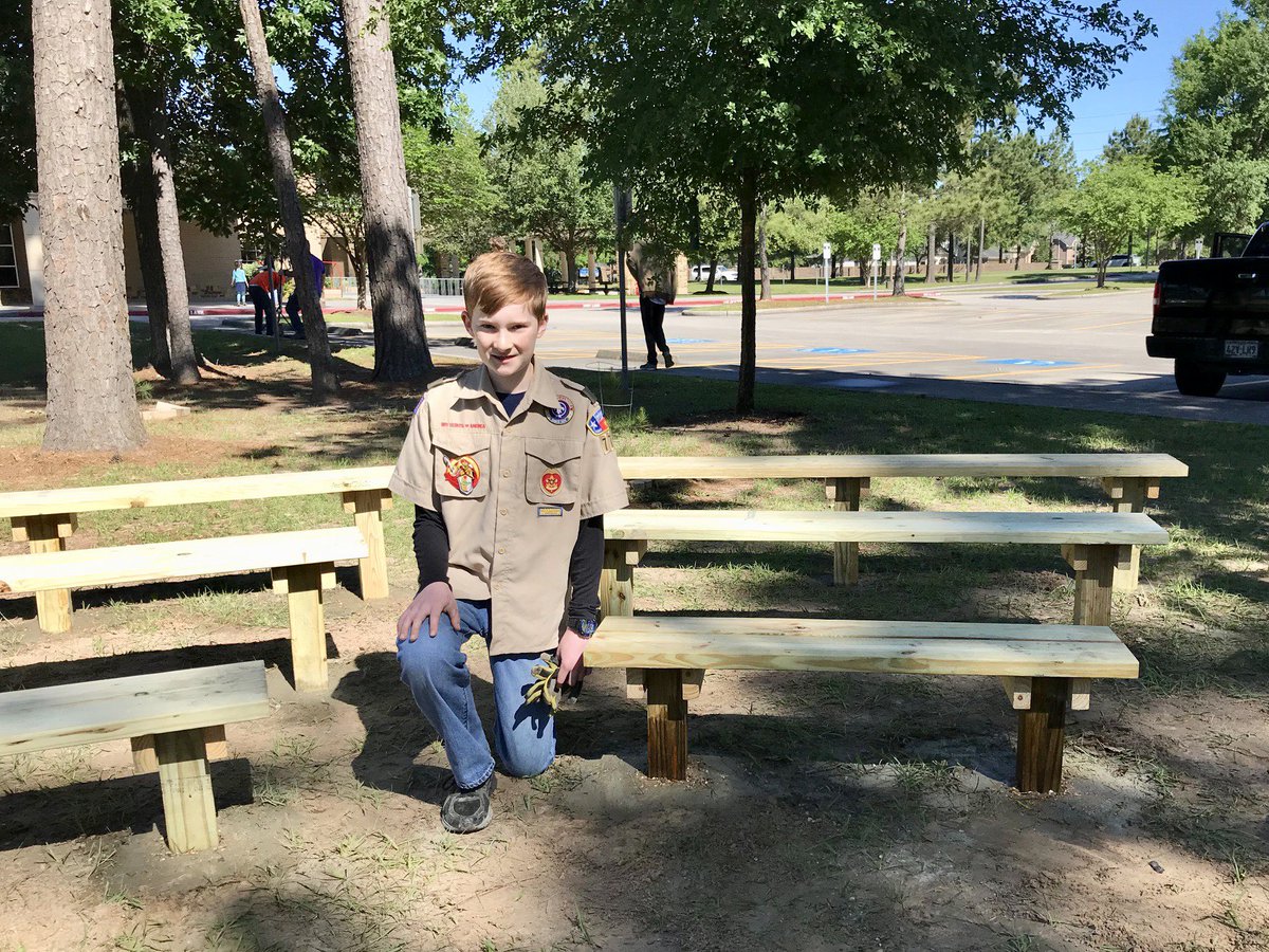 STEAMLabESE's tweet image. ESE was recently gifted a beautiful  outdoor classroom by a former student who designed this for his Eagle Scout project! Thank you Tate for all of your hard work, @HomeDepot for the supplies and to all the volunteers who came out to make this product come together! #eseSOAR