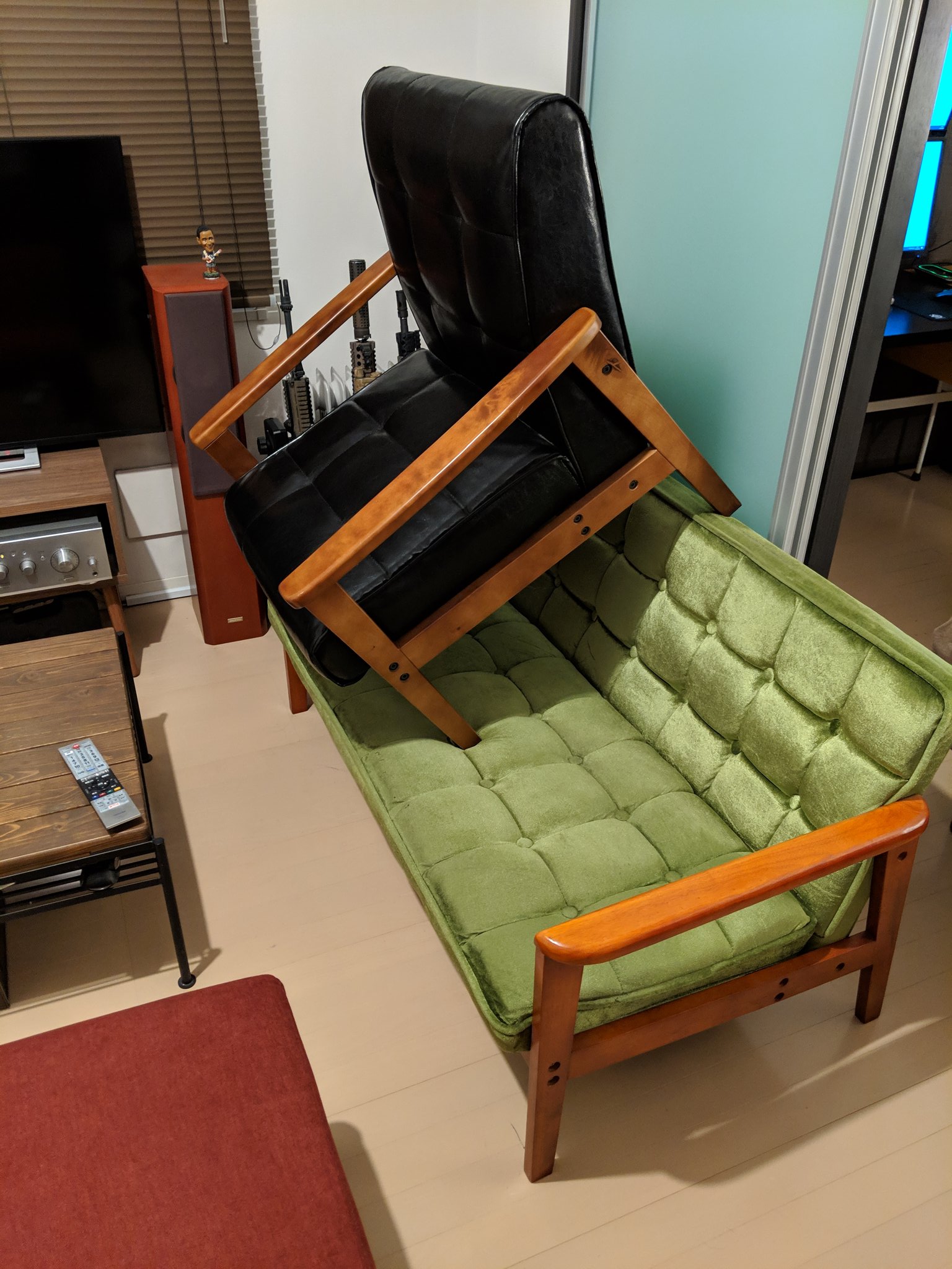 Tom 桶スポフリマ売ります 下敷きになってる緑のソファ3500円 Suomyヘルメット クリアシールドあり 5000円 デュアルマキシcz75 ジャンク 3000円 T Co Lzw4zty9m2 Twitter