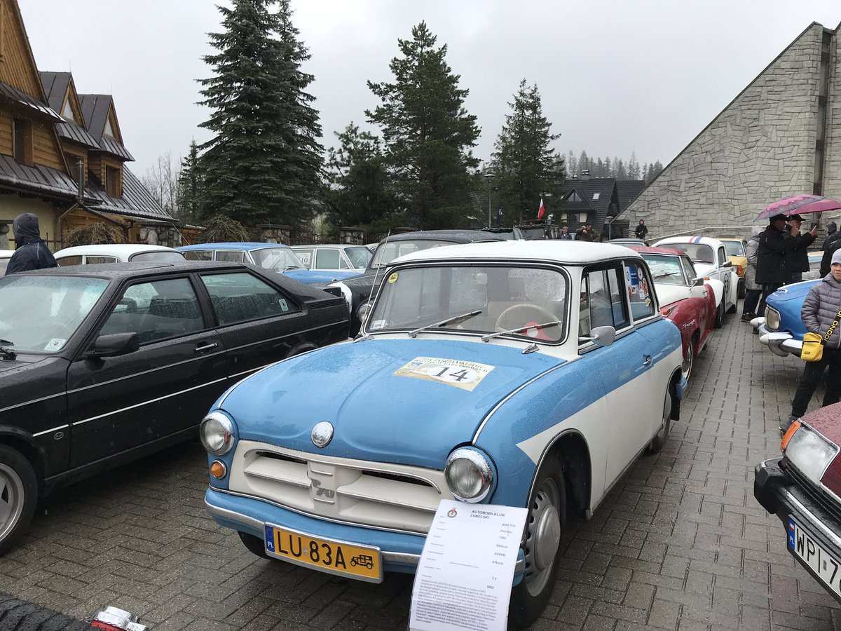 WiosnaZ's tweet photo. Before our #JazzParade
#jazz #JazzDay #WiosnaJazzowa #Zakopane https://t.co/ubb9d7i0Fp