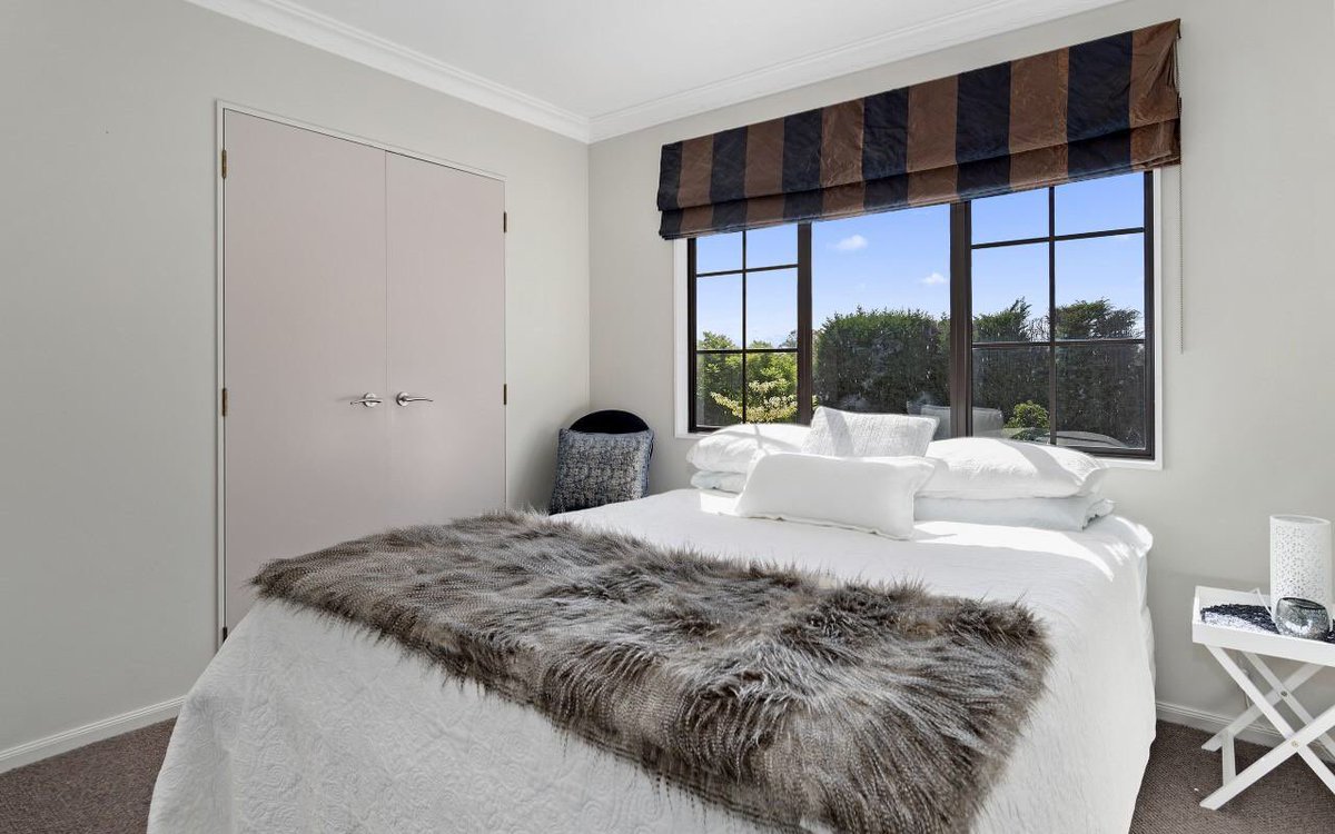 TallPoppy_NZ's tweet photo. 🏡🏡 POPPY #PROPERTYOFTHEWEEK! 🏡🏡

#Omokoroa Tudor style home of grand proportion. Swimming pool, media room and 30 avo trees on just over a hectare. 

https://t.co/4RbjqpXbP5 https://t.co/EeCTH5r0El