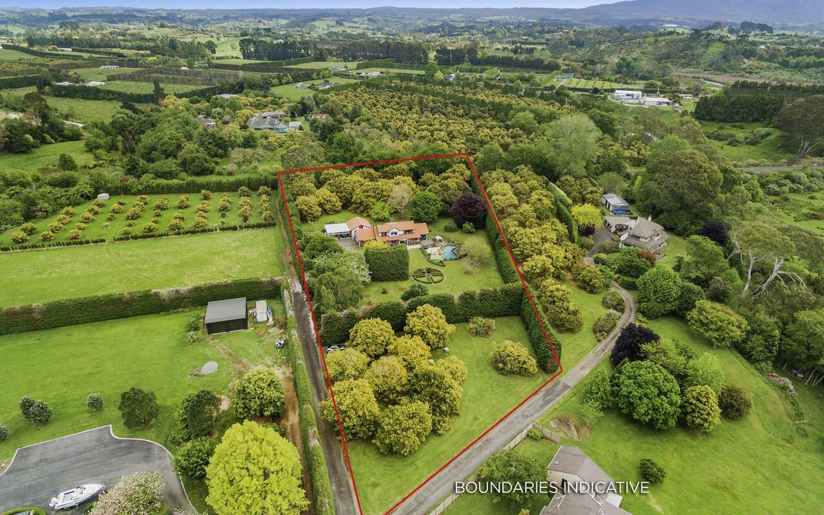 TallPoppy_NZ's tweet photo. 🏡🏡 POPPY #PROPERTYOFTHEWEEK! 🏡🏡

#Omokoroa Tudor style home of grand proportion. Swimming pool, media room and 30 avo trees on just over a hectare. 

https://t.co/4RbjqpXbP5 https://t.co/EeCTH5r0El