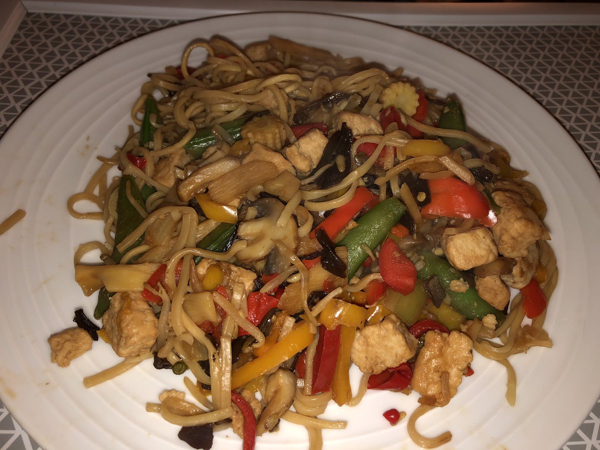 SlimMichellepw's tweet photo. Stir fry for dinner after @SlimmingWorld #SwAstonUniRec group. Made using the free stir pack from @IcelandFoods #freefood #speedfood using @Frylighthq and @AldiUK noodles. #MondayNight #HealthyEating #SwPerryBarr @fayswhamstead https://t.co/N58Uu32ILR