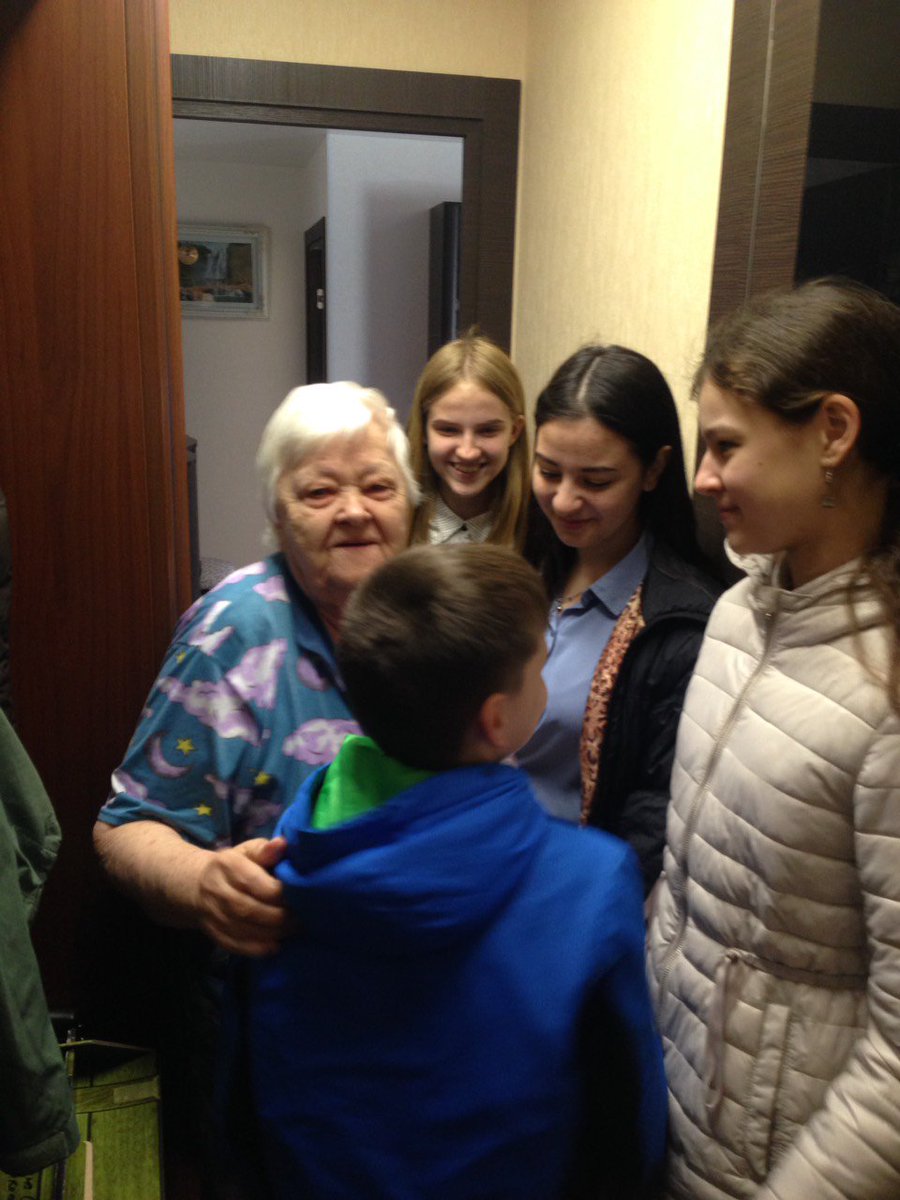 Во вручении подарков ветеранам приняли участие депутат Алексей Вячеславович Чекалин и учащиеся ЦДО "Искра". 9 микрорайон, Стара-Загора, 135.
<a href="/promadm/">Promadm.samara</a> 
<a href="/Chernyshkov_VA/">Чернышков Владимир</a>