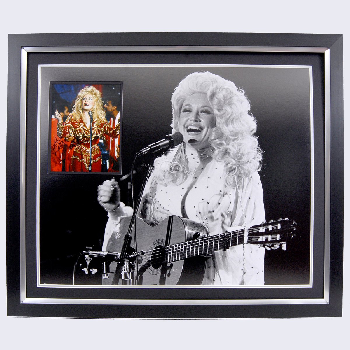 MatrixFrames's tweet photo. Framing 9 till 5 today....Dolly knows the score #pictureframer #pictureframing #framing #framed #bespokeframing #mountcutting #sheffield #sheffieldissuper https://t.co/lJ7Z3QCCi1