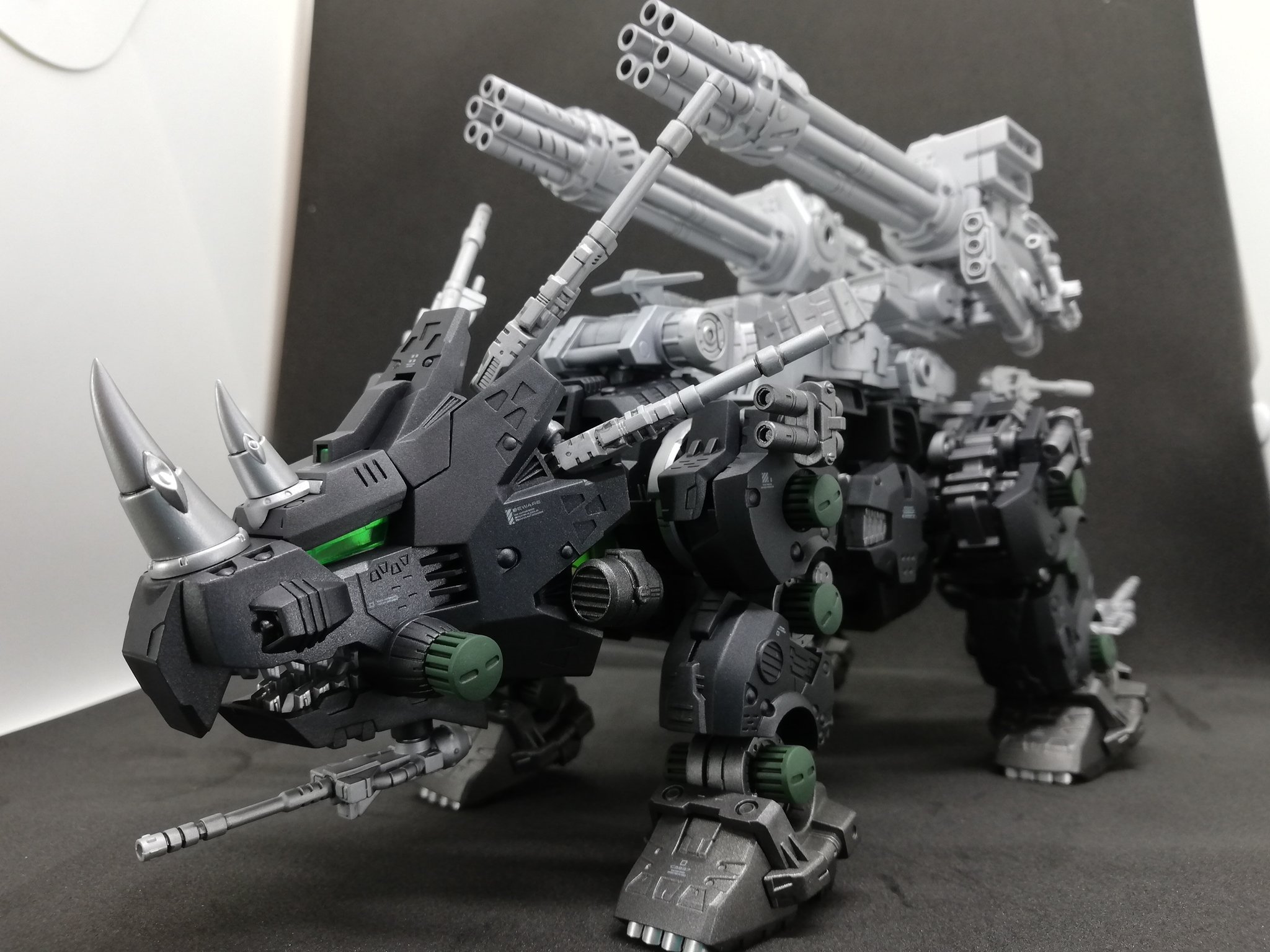 お買い得!】 コトブキヤ ゾイド ダークホーン ダブルガトリング 完成 ...