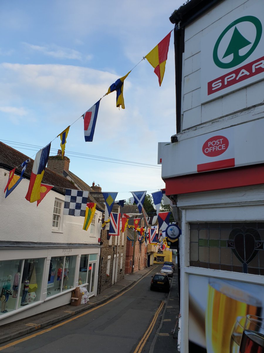 SparPadstow's tweet photo. Unite &amp; Unite.  Wishing all Padstonians red or blue a fantastic Mayday!

(Old Oss Forever 😉😂) https://t.co/KciDQZ1JEy