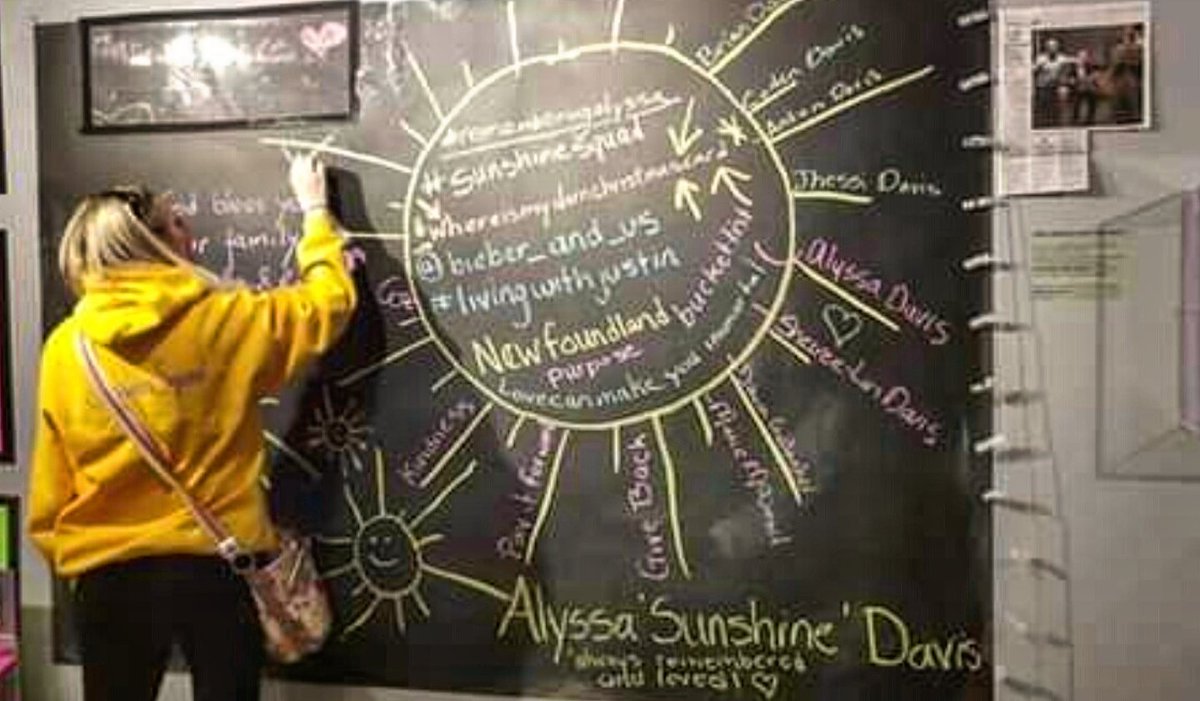kelligal14's tweet photo. One year today I flew to Ontario  and went to @StratPerthMuse to see the #stepstostardom  @justinbieber #justinbieber  museum in hopes of tracking him down to get a card to honour Alyssa's #bucketlist. No luck he stayed hidden  #rememberingalyssa #motherslove #lovewins #sunshine https://t.co/cwQwJO0lgP