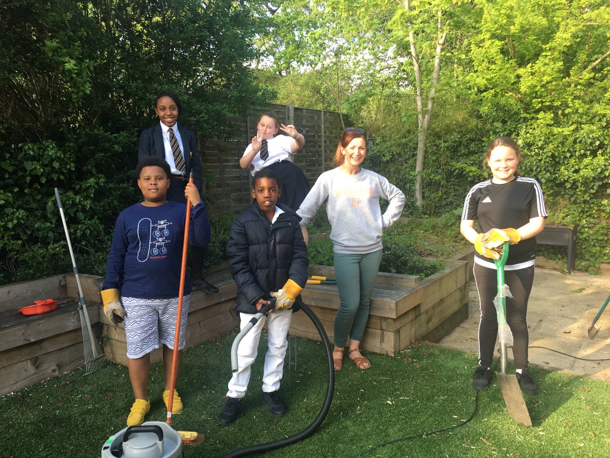 WokinghamYour's tweet photo. Wonderful evening of planting and planning at last night's Shinfield Youth Group (SYG).

Come join our next session, Monday, 13th of May, 4.30-6pm, when we will be watching The Greatest Showman!

*SYG runs every Monday from 4.30-6pm with ALL local young people welcome to join!* https://t.co/88E7aPvKv0