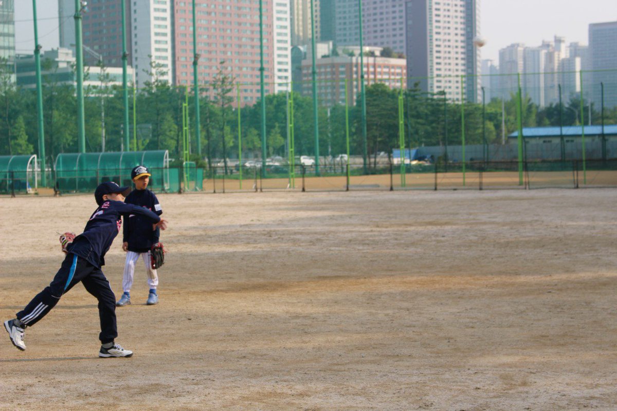 hansolwf's tweet image. 오늘은 #베스트원 서포터즈와 함께라서 더욱 즐거웠습니다.
#황덕균 감독님과 이형구 코치님 그리고 서포터즈의 지원으로 일취월장하고 있는 우리 베스트원 친구들을 기대하세요!