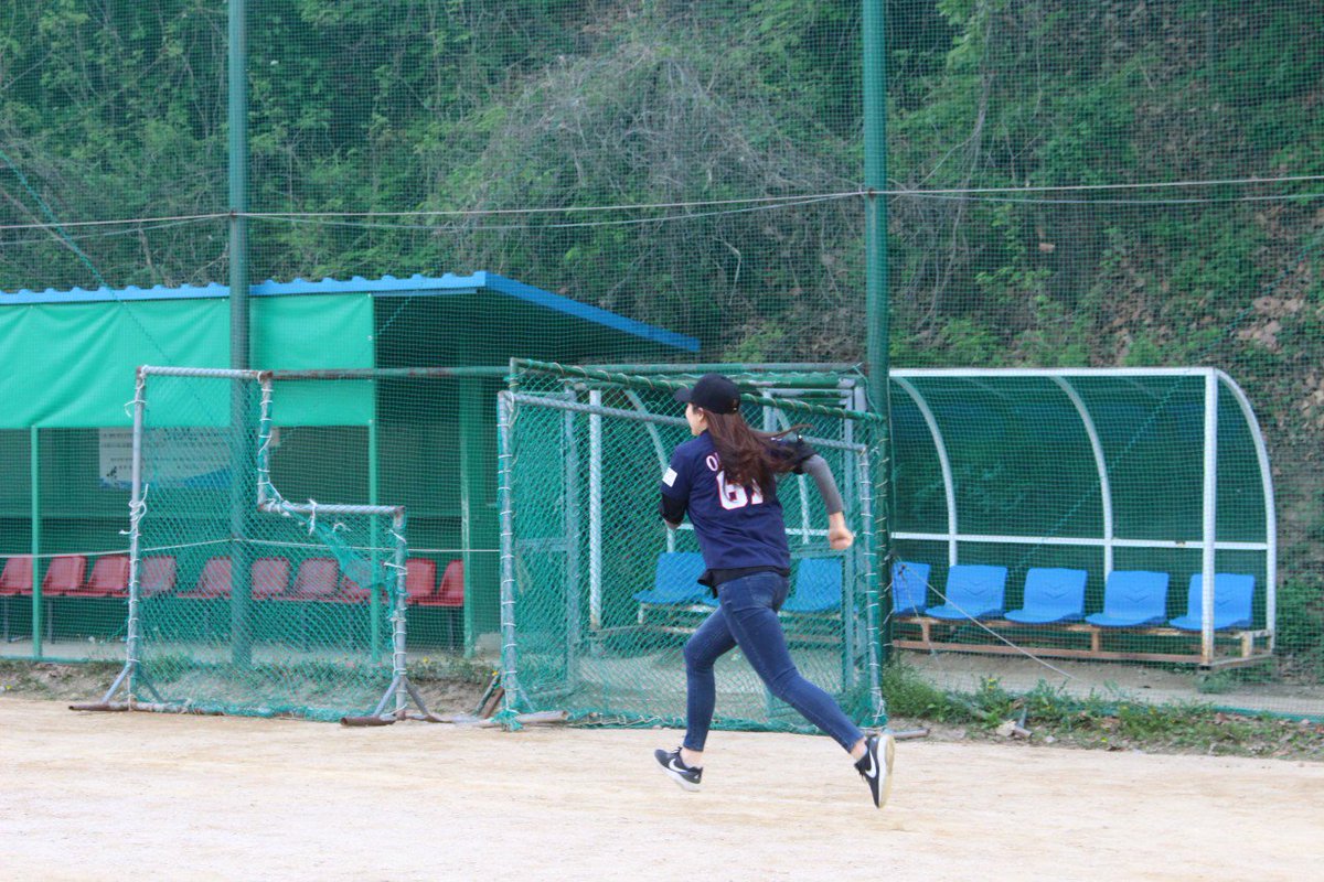 hansolwf's tweet image. 오늘은 #베스트원 서포터즈와 함께라서 더욱 즐거웠습니다.
#황덕균 감독님과 이형구 코치님 그리고 서포터즈의 지원으로 일취월장하고 있는 우리 베스트원 친구들을 기대하세요!