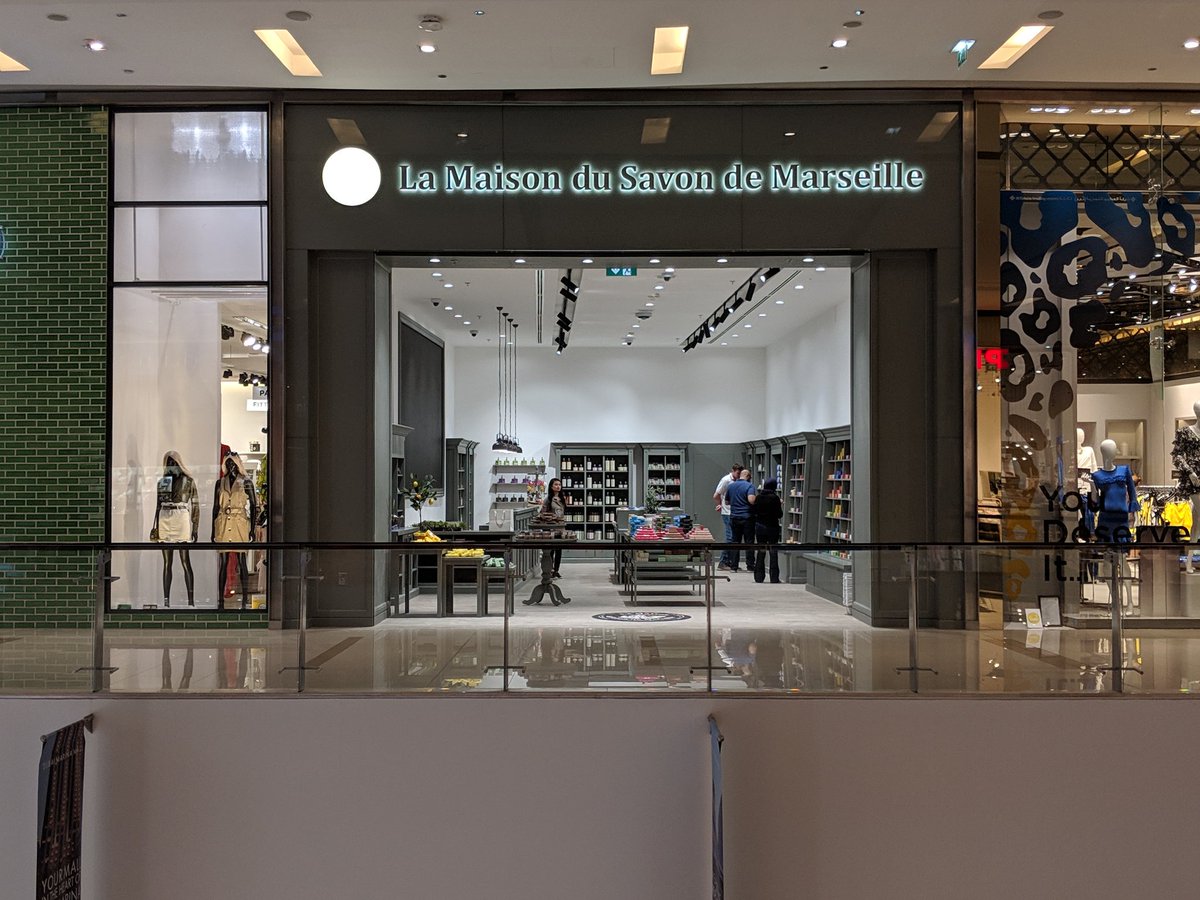 lamaison_uae's tweet photo. Exciting news: @lamaison_uae store in @dubaimarinamall Level 1 is now open! Enjoy 25% discount on all our products too. #Dubai #UAE #shopping https://t.co/bTADJzExmu